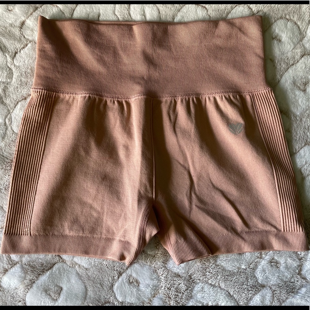 Forever 21 Active shorts - color blush - Size Small
